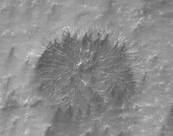 Credits: NASA/MOC and M.Gm